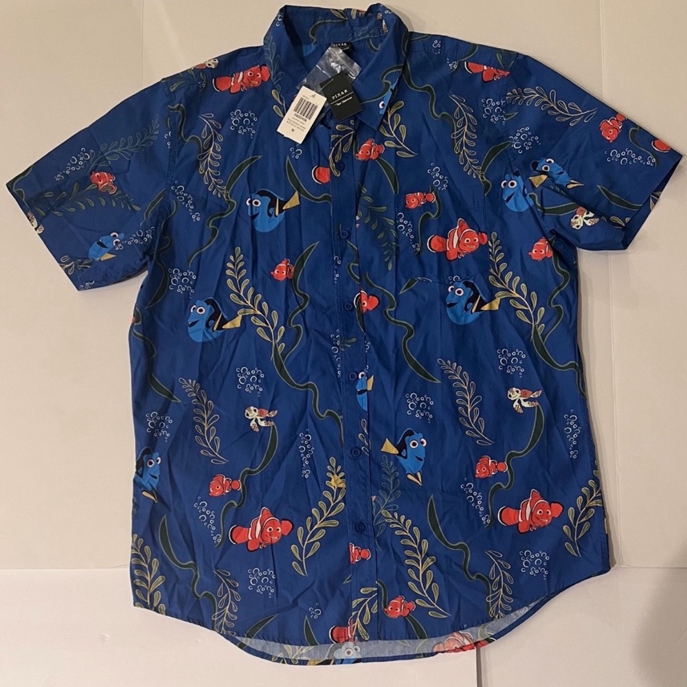 Pixar/Disney Men’s Shirt Size XL Button Up Bou Finding Nemo Our Universe